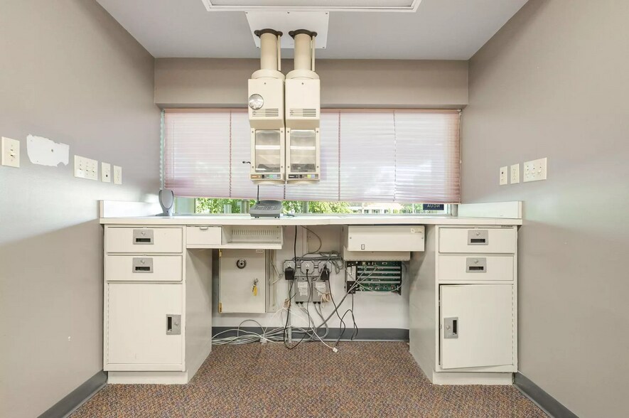More Photos Of 201 Koomler Dr, La Porte Bank For Sale
