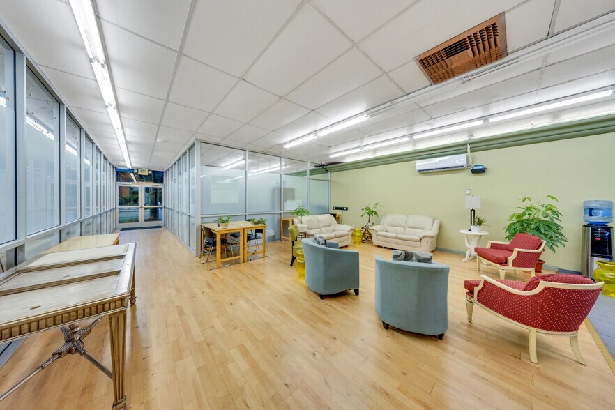 More Photos Of 118 Live Oak Ave, Arcadia Storefront For Sale