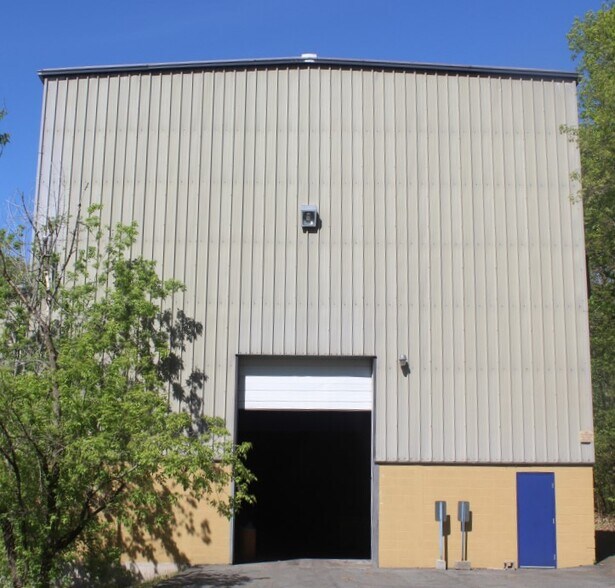 More Photos Of 885 Wells Rd, Wethersfield Manufacturing For Lease