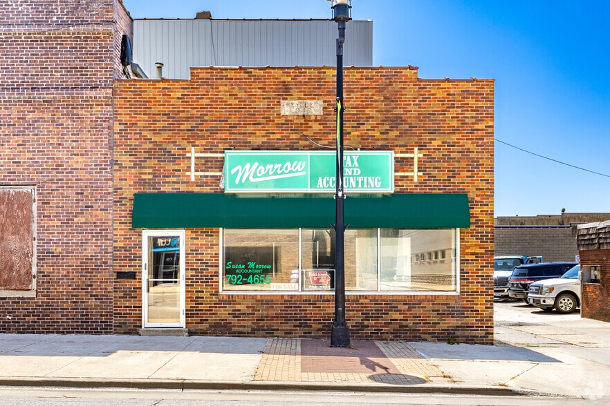 Primary Photo Of 111 W 6th St, Carroll Loft Creative Space For Sale