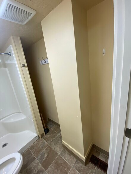 More Photos Of 1625 12th St SE, Salem Office Residential For Sale