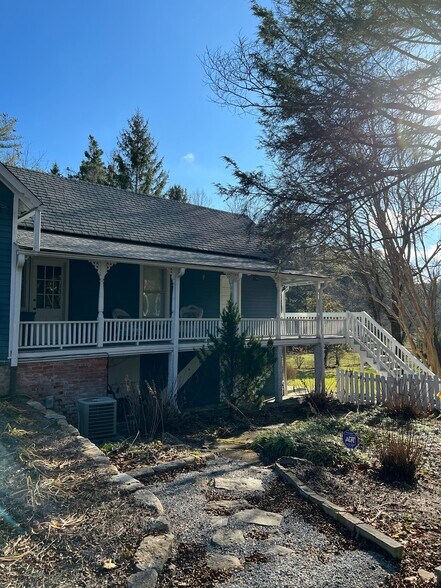 More Photos Of 2731 Greenville Hwy, Flat Rock Office For Lease