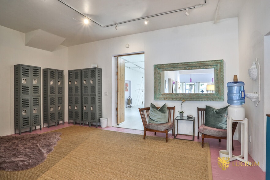 More Photos Of 12513-12515 Venice Blvd, Los Angeles Storefront For Sale