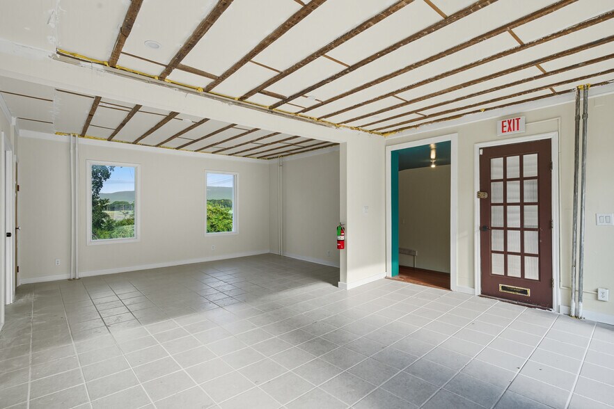 More Photos Of 1 Water St, New Paltz Storefront Retail Residential For Sale