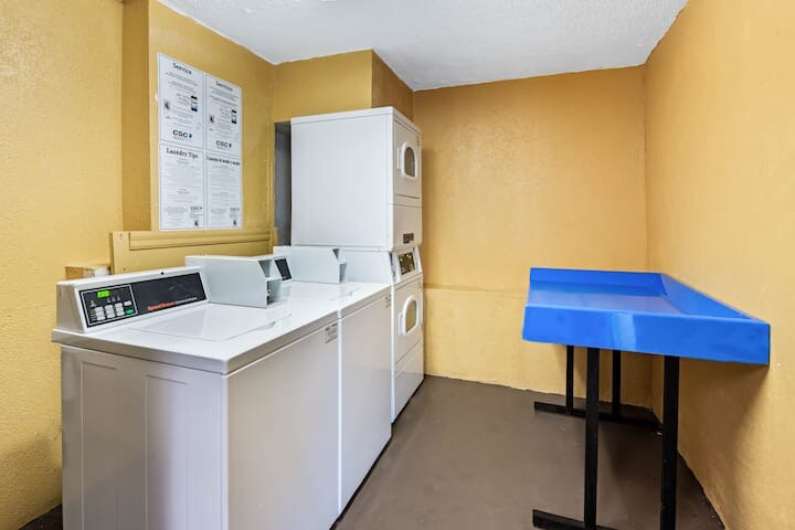 More Photos Of 5981 Okeechobee Blvd, West Palm Beach Hotel For Sale