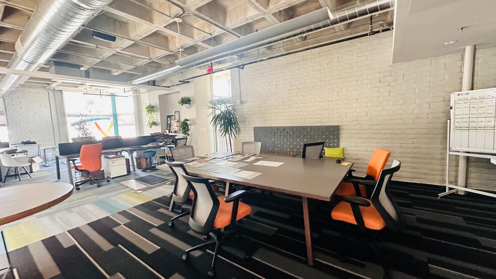 More Photos Of 1934 E Camelback Rd, Phoenix Storefront Retail Office For Lease