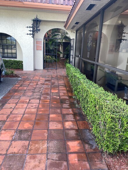 More Photos Of 190 NW Spanish River Blvd, Boca Raton Medical For Lease