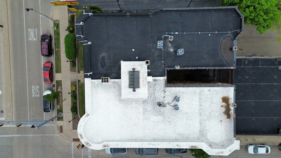 More Photos Of 2335 W Wisconsin Ave, Milwaukee Apartments For Sale