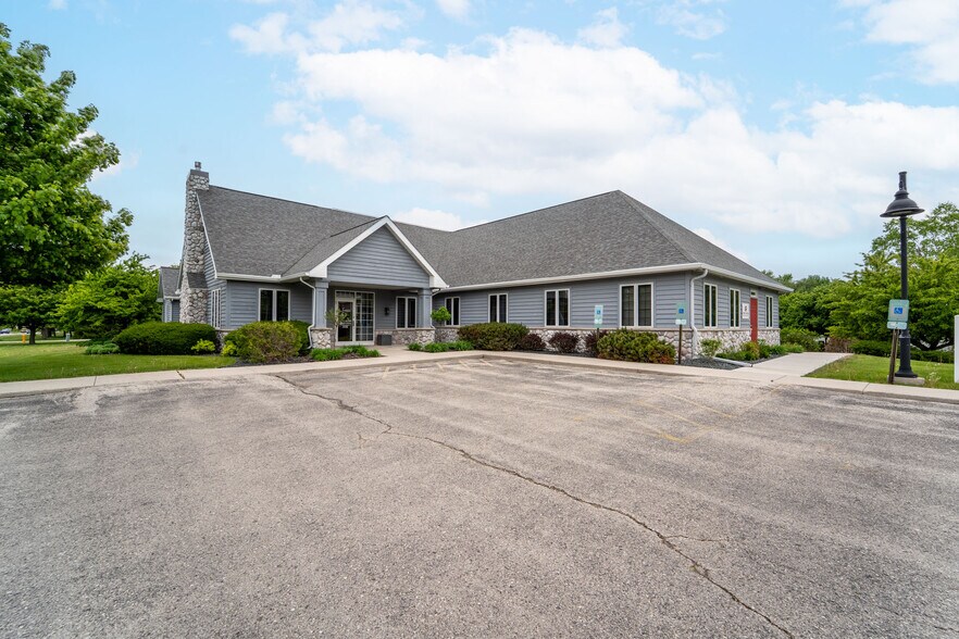 More Photos Of 952 S Park Ave, Fond Du Lac Medical For Sale