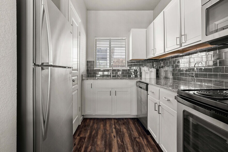 More Photos Of 7927 Forest Ln, Dallas Apartments For Lease