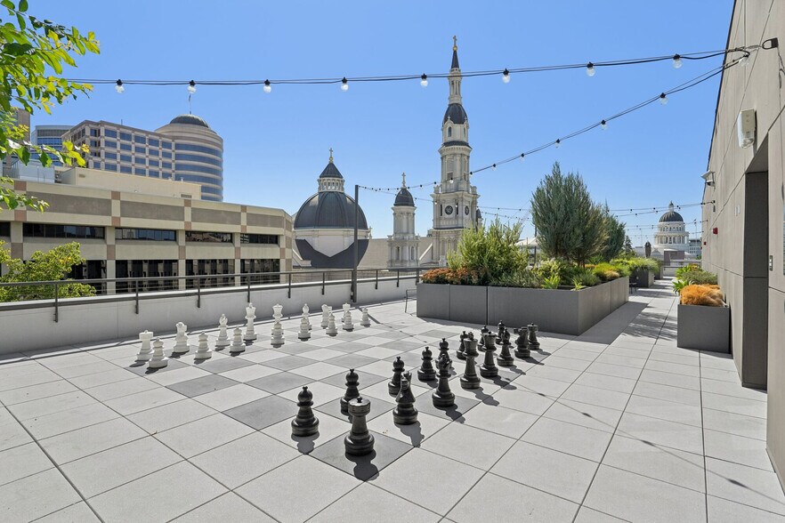 More Photos Of 1010 11th St, Sacramento Apartments For Lease