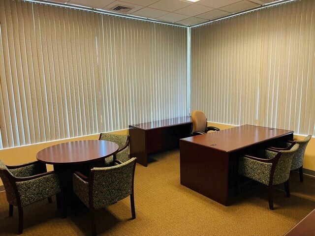 More Photos Of 3033 Express Dr N, Islandia Office For Lease