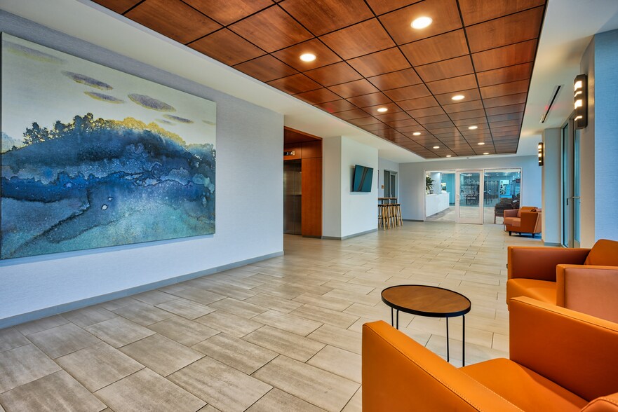 More Photos Of 160 Newtown Rd, Virginia Beach Office For Lease
