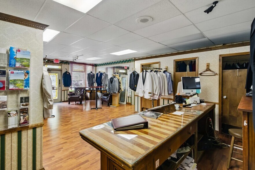 More Photos Of 4066 Broward Blvd, Fort Lauderdale Storefront Retail Office For Sale