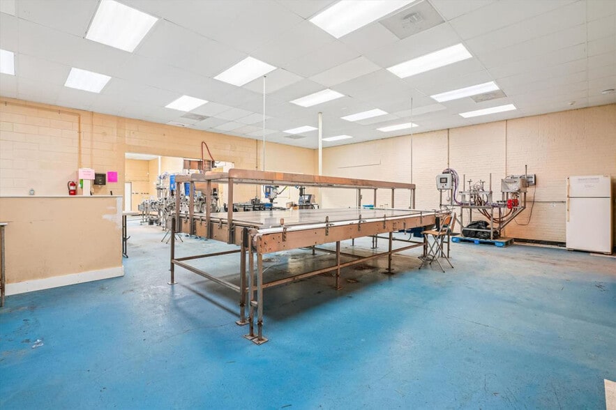 More Photos Of 113 Aileen Rd, Flint Hill Warehouse For Sale