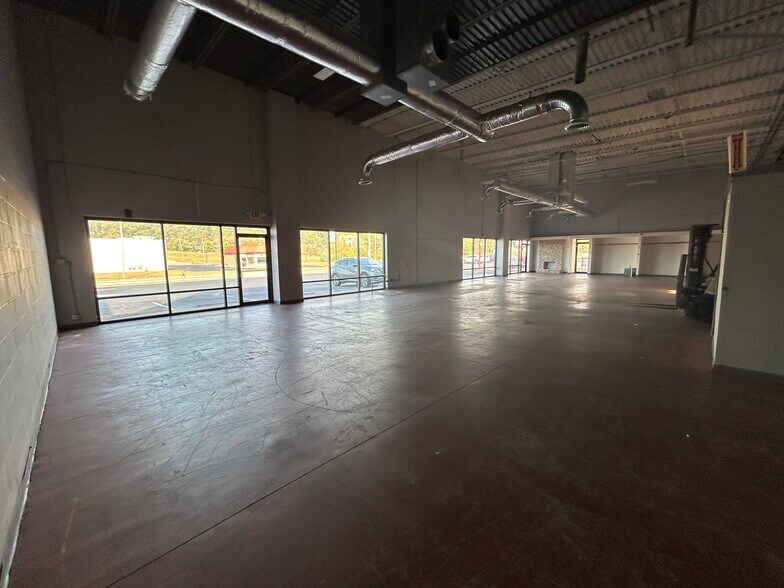 More Photos Of 4170 Hamilton Cleves Rd, Cleves Freestanding For Sale