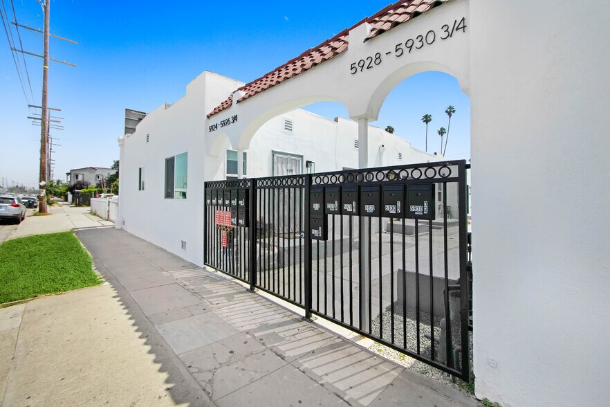 More Photos Of 5926 S Hoover St, Los Angeles Apartments For Sale