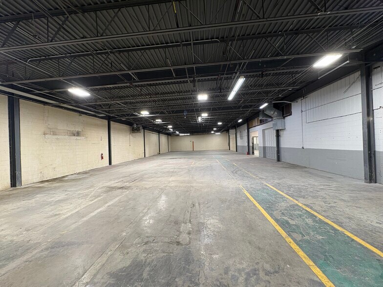 More Photos Of 200 Commerce Dr, Montgomeryville Warehouse For Sale