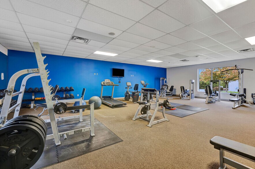 More Photos Of 4400 Port Union Rd, West Chester Light Distribution For Lease