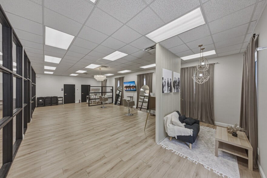 More Photos Of 1214 W Reynolds St, Plant City Office For Sale