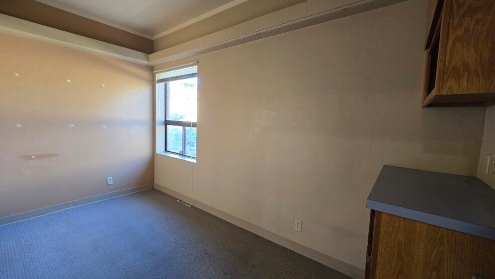 More Photos Of 1202 Willow Creek Rd, Prescott Medical For Sale