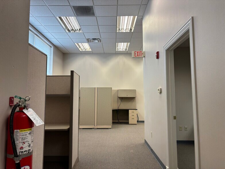 More Photos Of 2343 N Main St, Pearland Storefront Retail Office For Lease