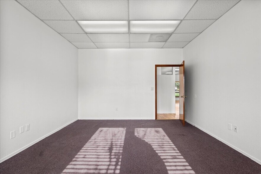 More Photos Of 1811 Grand Canal Blvd, Stockton Office For Lease