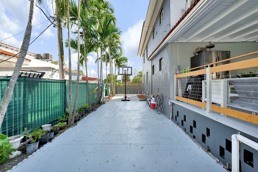 More Photos Of 3711 SW 27th Ter, Miami Specialty For Sale