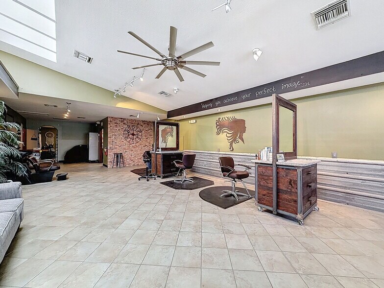 More Photos Of 13414 US Highway 19, Hudson Showroom For Lease