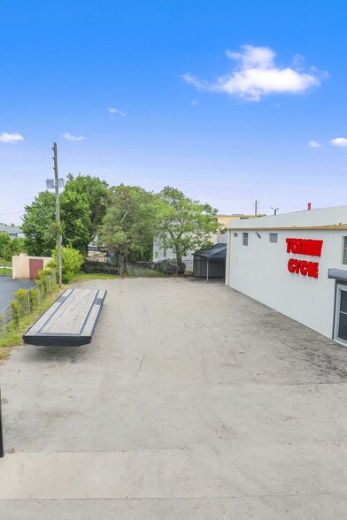 More Photos Of 14532-14540 NW 26th Ave, Opa Locka Warehouse For Sale