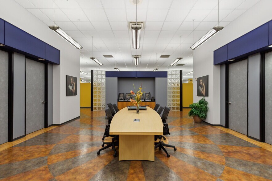 More Photos Of 200 Greenleaf St, Fort Worth Industrial For Sale