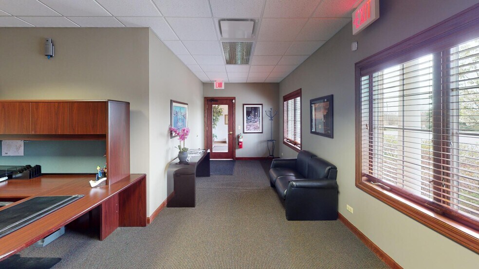 More Photos Of 3 Executive Ct, South Barrington Medical For Lease