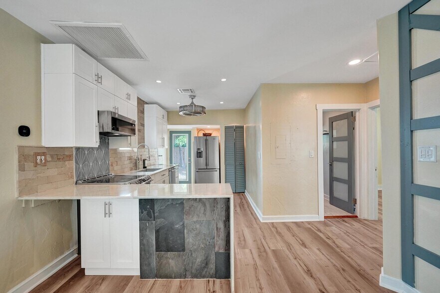 More Photos Of 301 SW 9th St, Fort Lauderdale Apartments For Sale