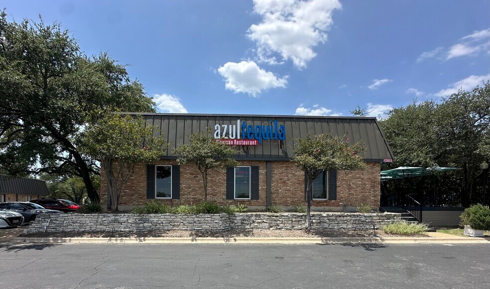 More Photos Of 8108 Mesa Dr, Austin Unknown For Lease
