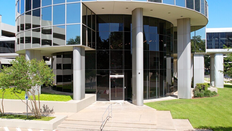 Primary Photo Of 12 Greenway Plz, Houston Coworking Space