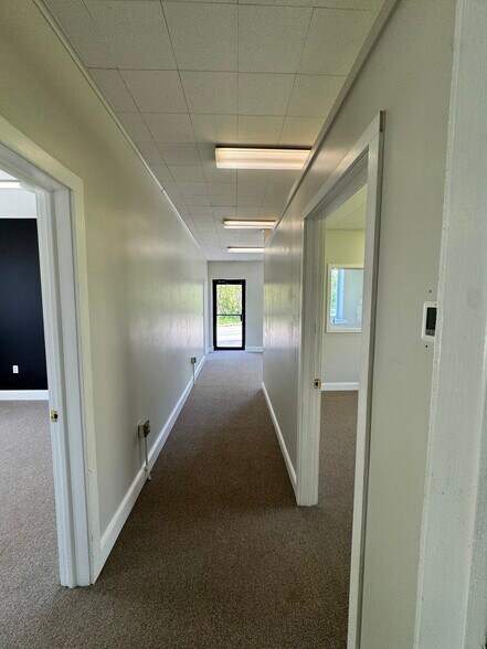 More Photos Of 671 Naugatuck Ave, Milford Warehouse For Lease