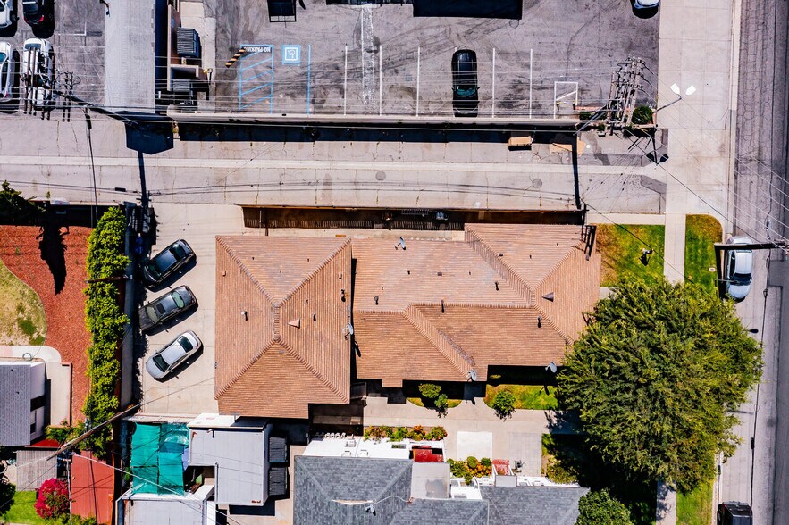 More Photos Of 12036 Magnolia Blvd, Valley Village Apartments For Sale