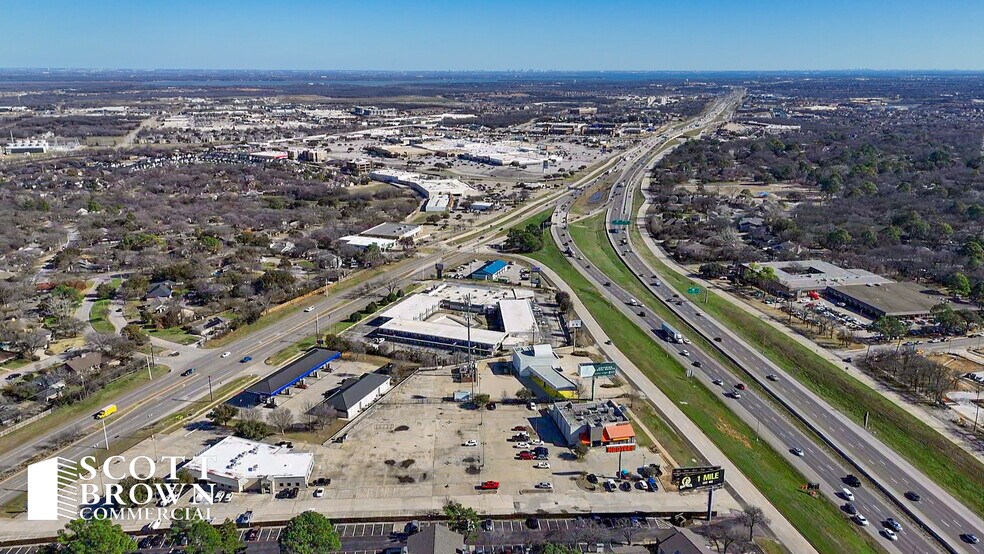 More Photos Of 1001 S Interstate 35 E, Denton Storefront Retail Office For Lease