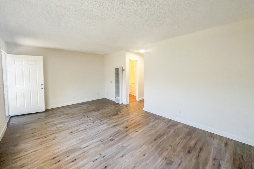 More Photos Of 1123 Ohio Ave, Long Beach Multifamily For Sale