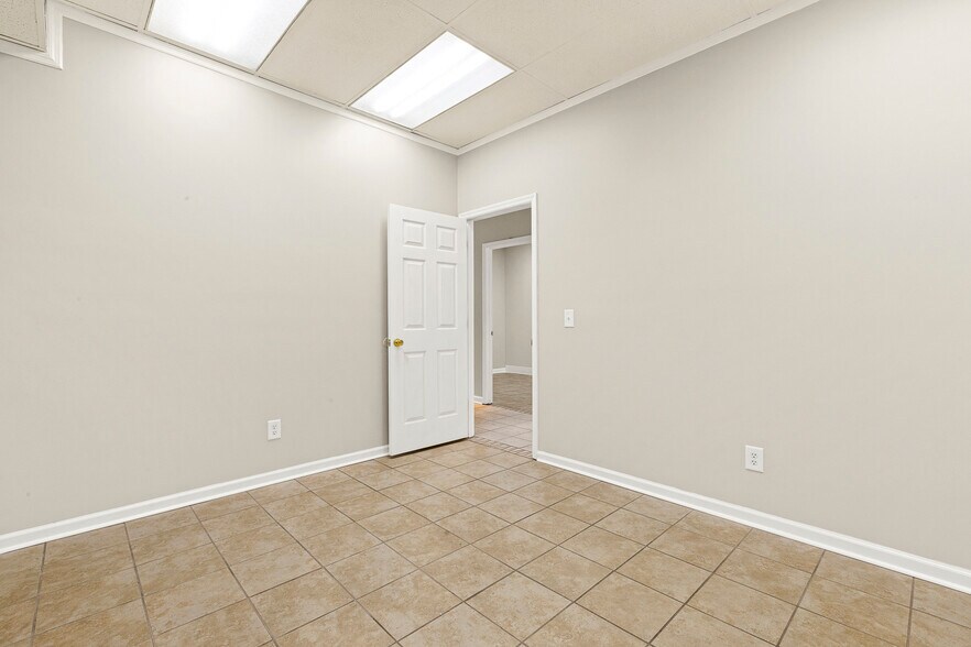 More Photos Of 150 N Steele St, Sanford Office For Sale