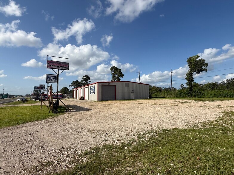 More Photos Of 3177 US-69, Lumberton Warehouse For Lease