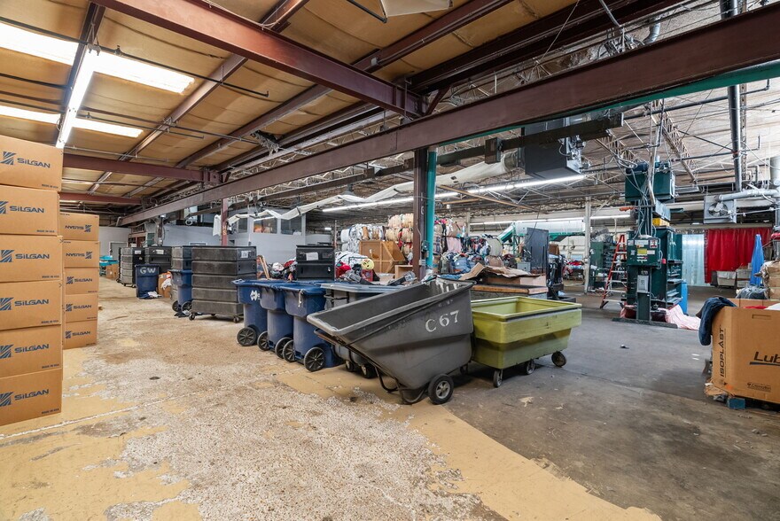 More Photos Of 8122 Reilly Ave, Saint Louis Manufacturing For Sale