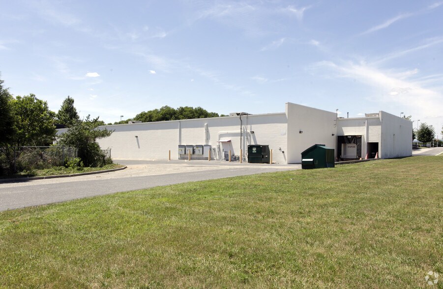 More Photos Of 1186 Walnut Bottom Rd, Carlisle Freestanding For Sale