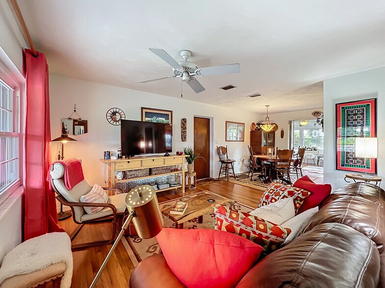 More Photos Of 7001 W Jones Ave, Mount Dora Airplane Hangar For Sale