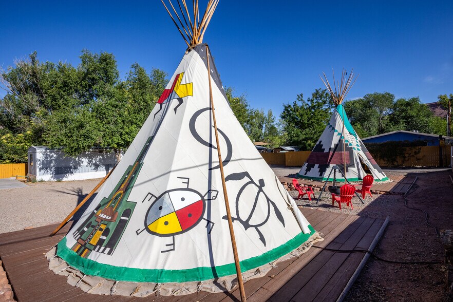 More Photos Of 166 S 400 E, Moab Hotel For Sale