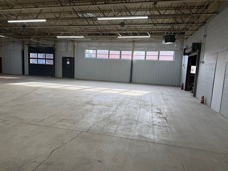 More Photos Of 550 Fillmore Ave, Tonawanda Light Distribution For Lease