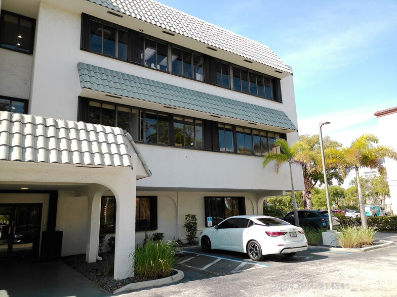 More Photos Of 200 W Palmetto Park Rd, Boca Raton Office For Lease
