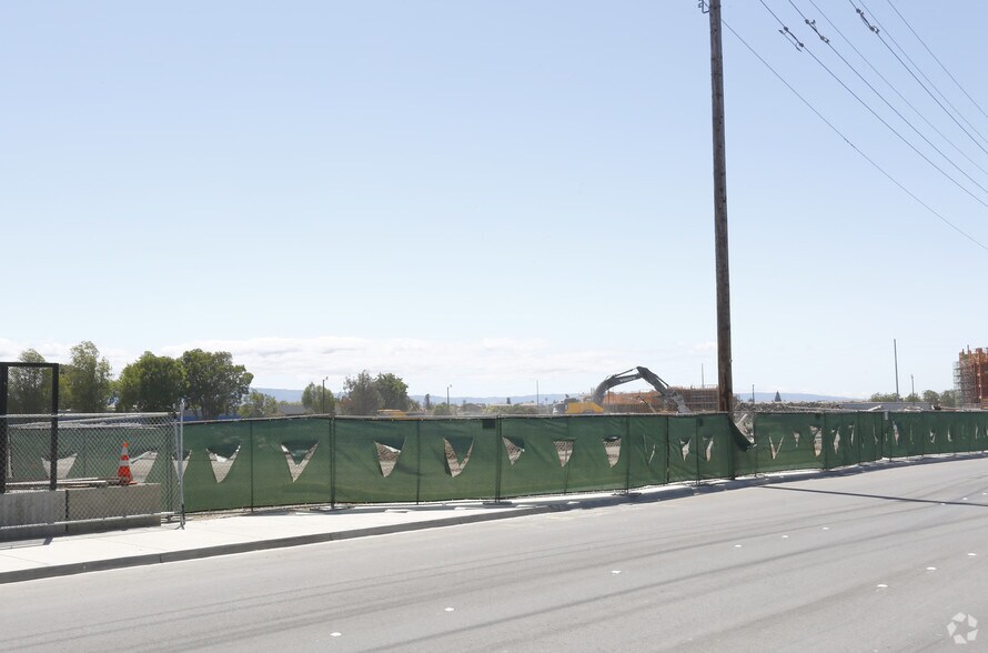 More Photos Of 730-750 E Capitol Ave, Milpitas Apartments For Lease