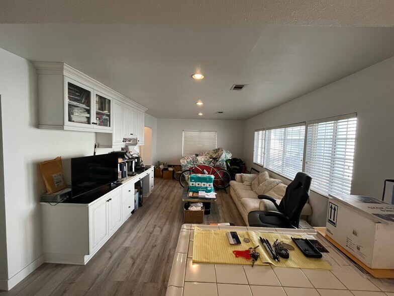 More Photos Of 10825 Silicon Ave, Montclair Service For Sale