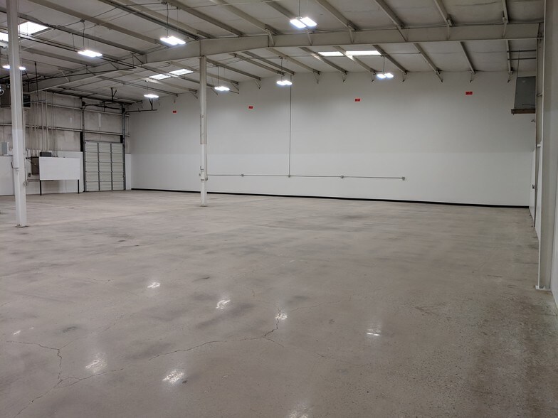 More Photos Of 297 Industrial Park Dr, Lawrenceville Warehouse For Lease